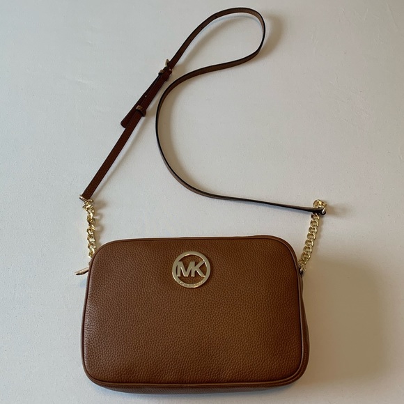 Michael Kors Handbags - Michael Kors Brown Leather “Fulton” Crossbody